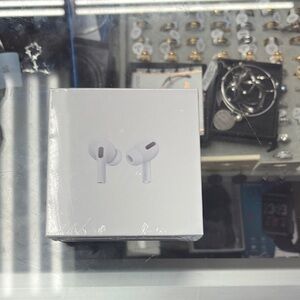 Universal White Earbud Headphones